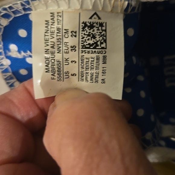 Women's Size 5 Converse Chuck Taylor All Star Tennis Shoe. - Picture 4 of 5